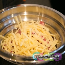 Вкусный салат из капусты и кукурузы