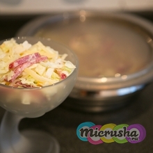 Вкусный салат из капусты и кукурузы