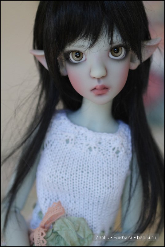 Thistle Elf in Grey skin tone