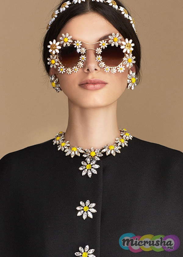 очки Daisy от Dolce&Gabbana