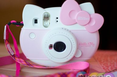 Instax Mini Hello Kitt от Fujifilm