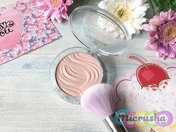 Essence Strobing Highlighter Тон 10 Let It Glow