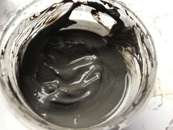 маска из черной глины