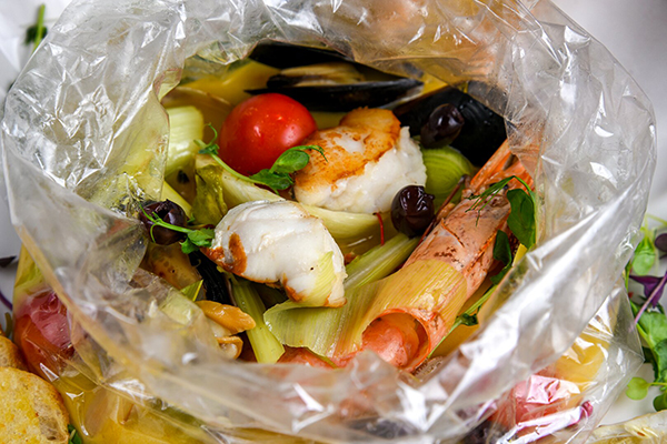 филе морского черта с морепродуктами