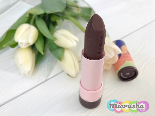 Яркая помада sephora