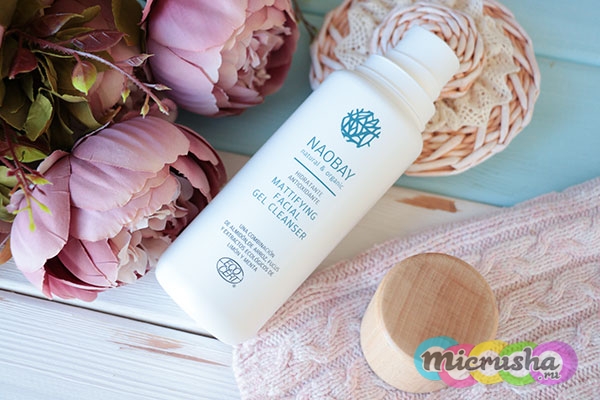 Очищающий матирующий гель Naobay Mattifying Cleansing Gel