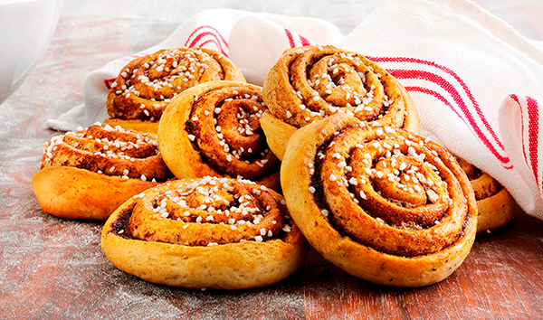 булочки с корицей Kanelbullens dag