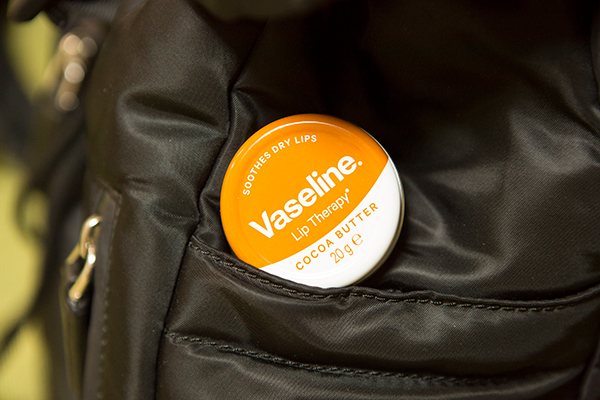 бальзам для губ с маслом какао от Vaseline